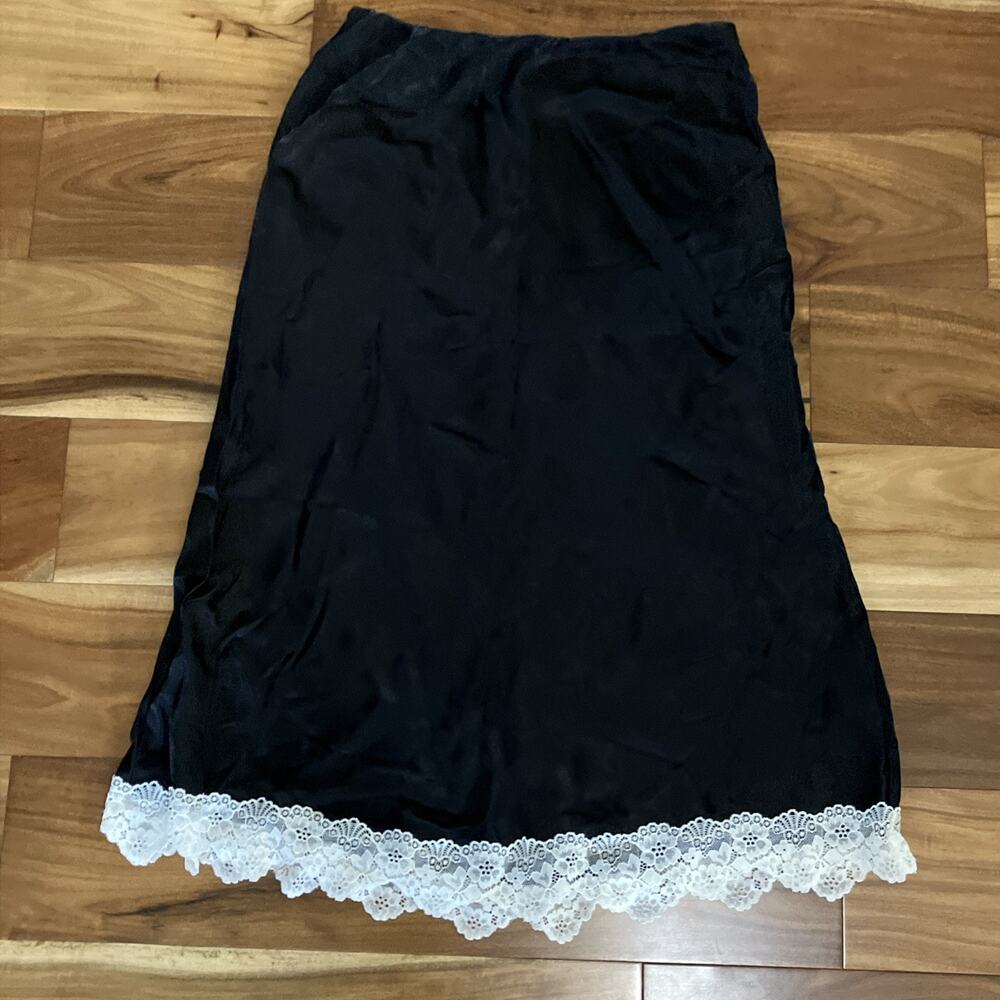 Anthropologie Women’s Skirt Sz XXS Black White Satin Lace Trim Midi Chic Classy